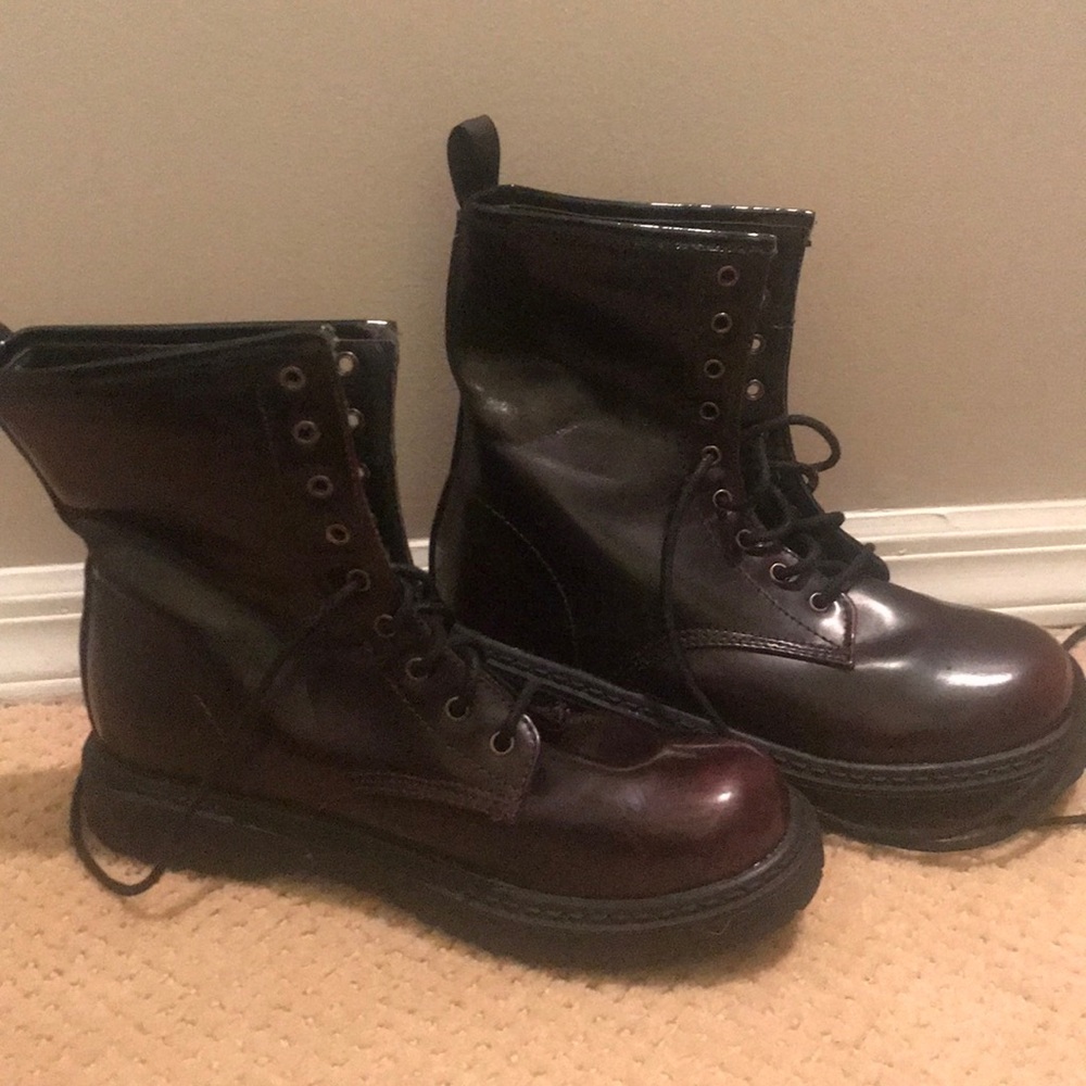 Combat boots
